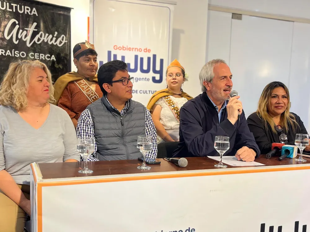 Jessica Ávalos, Federico Carattone y Matías Díaz  19.ª Marcha Patriótica por el Camino Real3