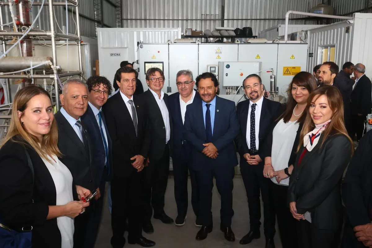 carlos-sadir-y-los-gobernadores-salta-y-catamarca-la-inauguracion-la-planta-piloto-adionics