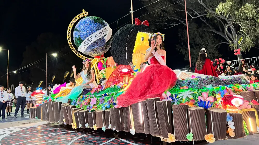 DESFILE CARROZAS-FNE1