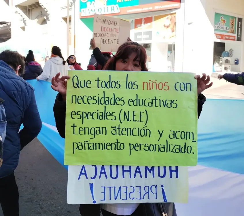 PARO Y MARCHA DOCENTES ADEP13
