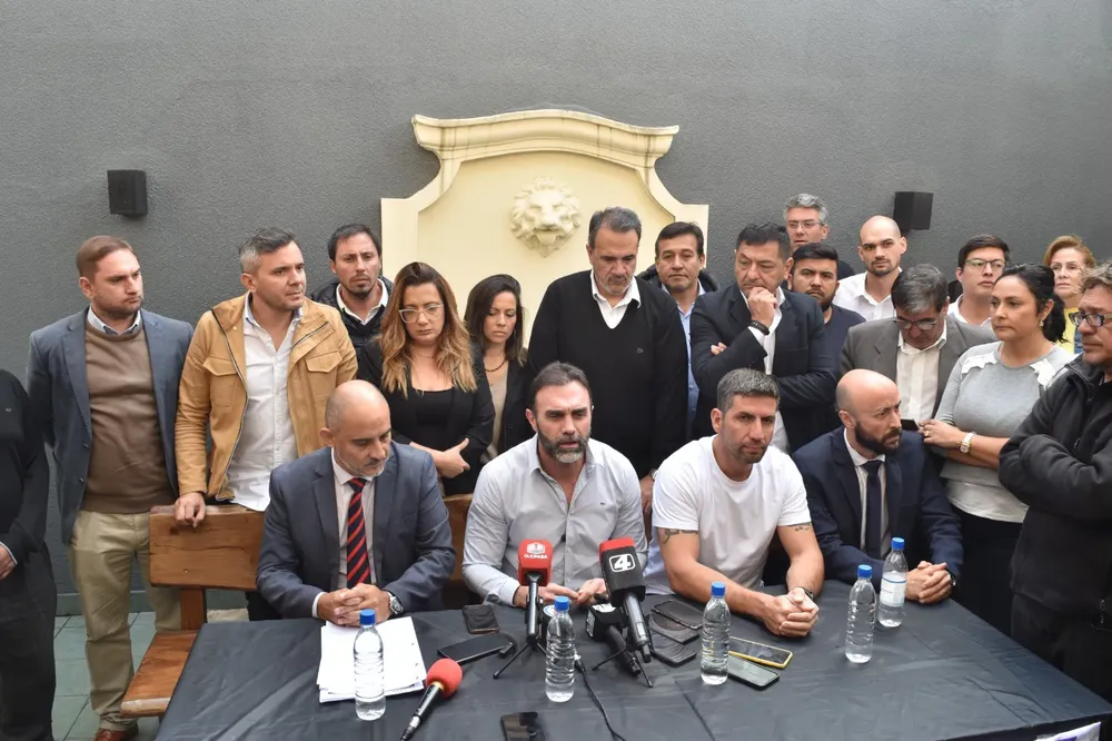 conferencia prensa libertarios irregularidades