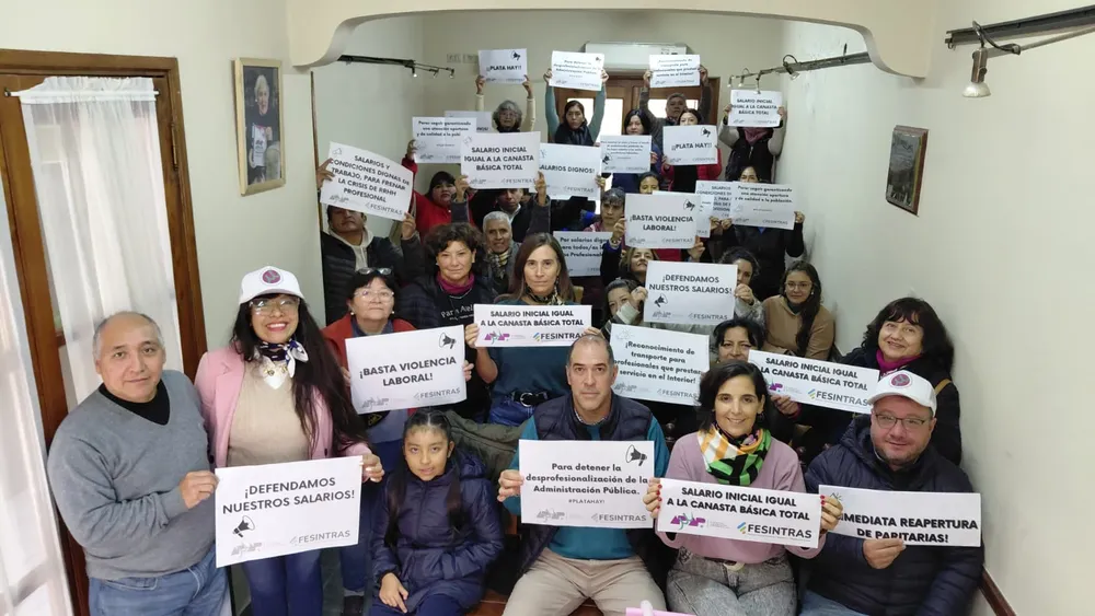 ASAMBLEA DE APUAP RECHAZO SALARIOS