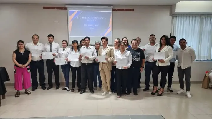 Bachillerato a distancia egresados 2024 3