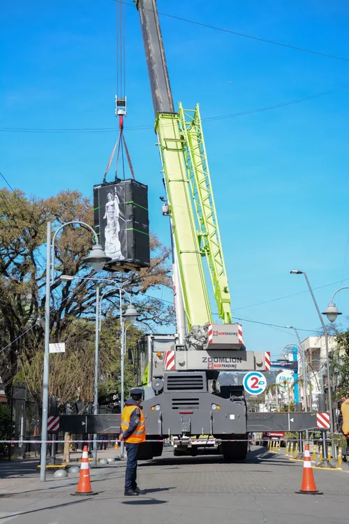 traslado-esculturas-al-centro-cultural-lola-mora (2)