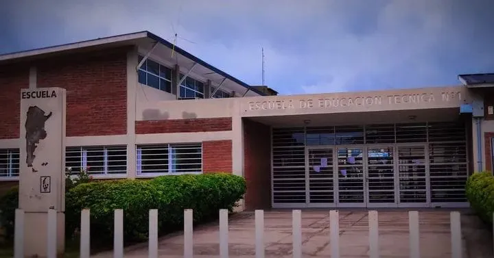 ESCUELA EDUCACION TECNICA MONTERRICO