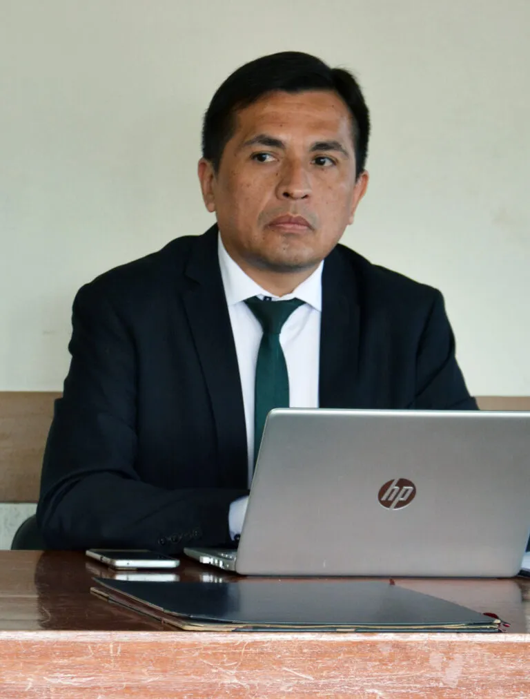 DR.-CRISTIAN-MOLINA-Juez-de-Control-con-funcion-especializada-en-Violencia-de-Genero-768x1012-1