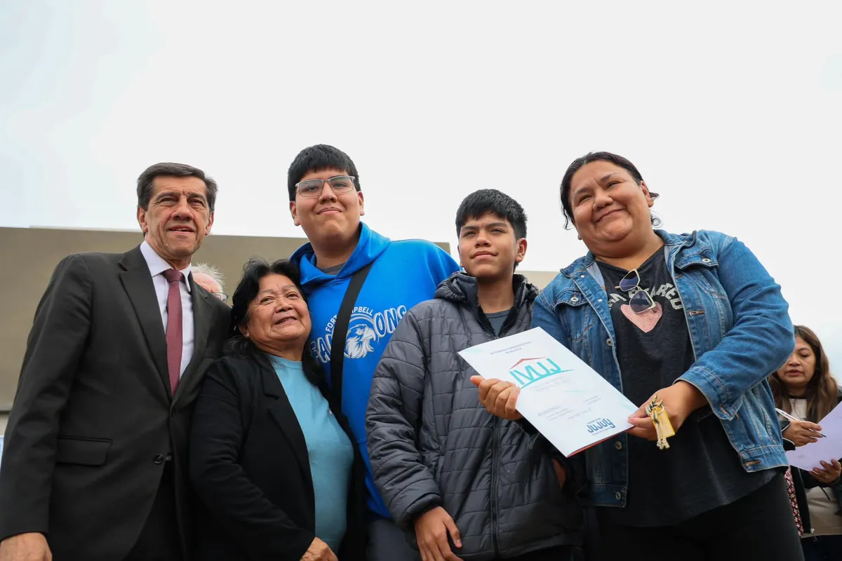 entrega 40 viviendas calilegua2