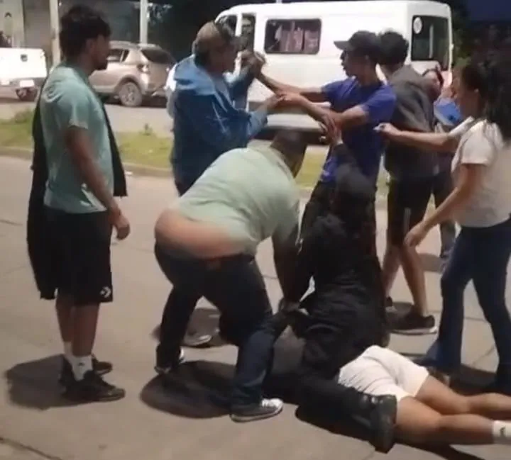 agresion menor alto comedero