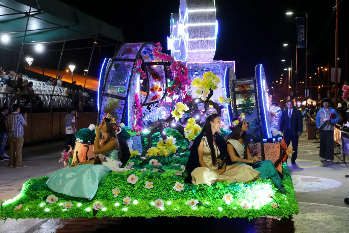 1°desfile carrozas1