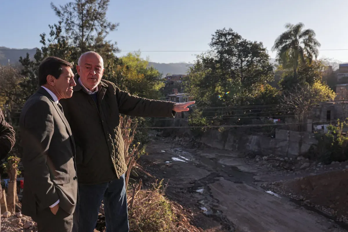 construccion puente huaico1