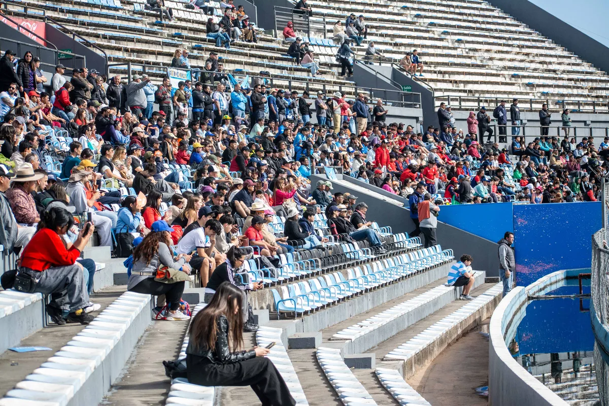 LOS PUMAS ENTRENAMIENTO JUJUY TRIBUNA
