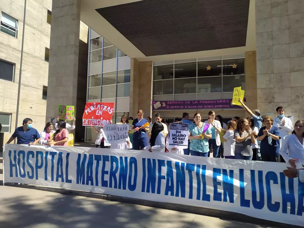 SALUD PEDIATRAS PROTESTAS3