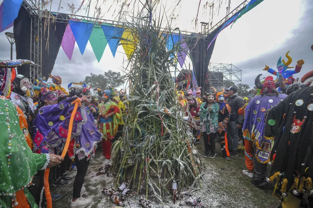 multitudinarios-festejos_951334