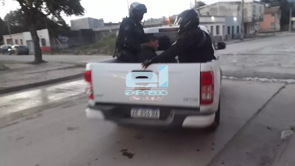 FALSO POLICIA ARRESTADO3