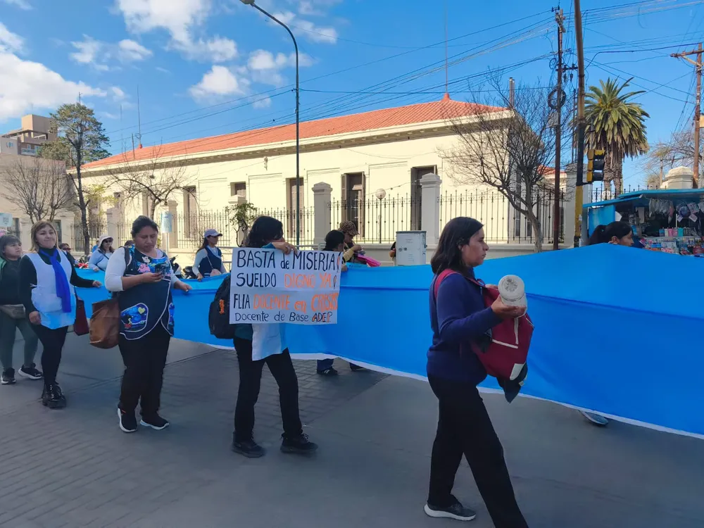 banderazo docentes adep