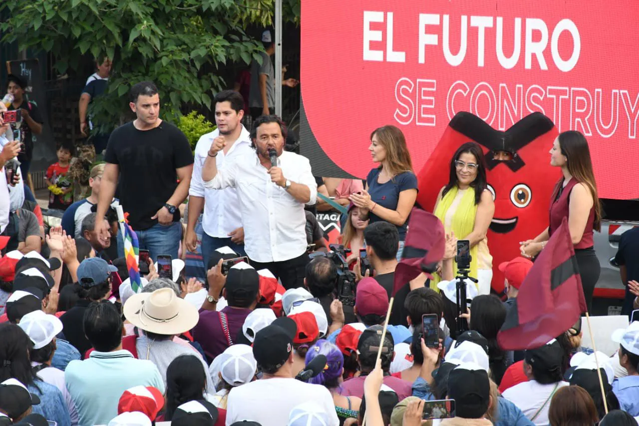 carolina moises junto a saenz salta