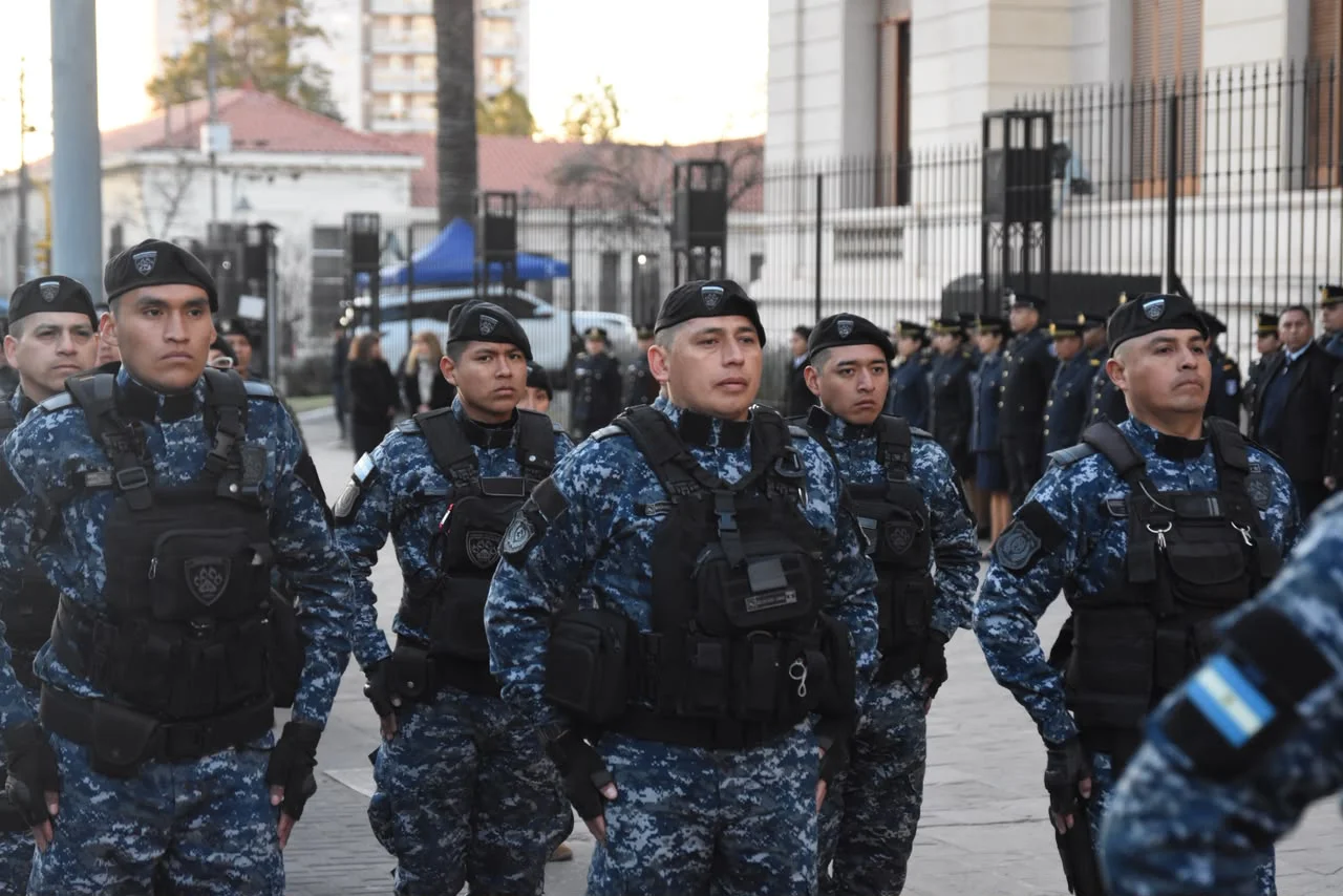 jujuy semana de la policia hizamiento bandera (2)
