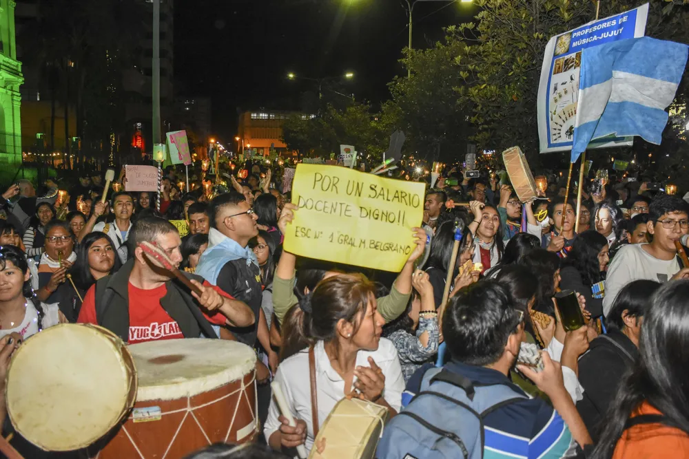 una-marcha-de-antorchas-d_983707