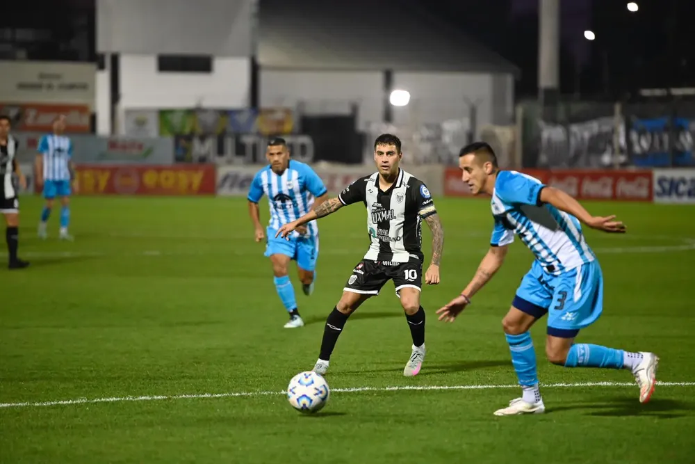 mnasia y Esgrima-Estudiantes de Caseros1