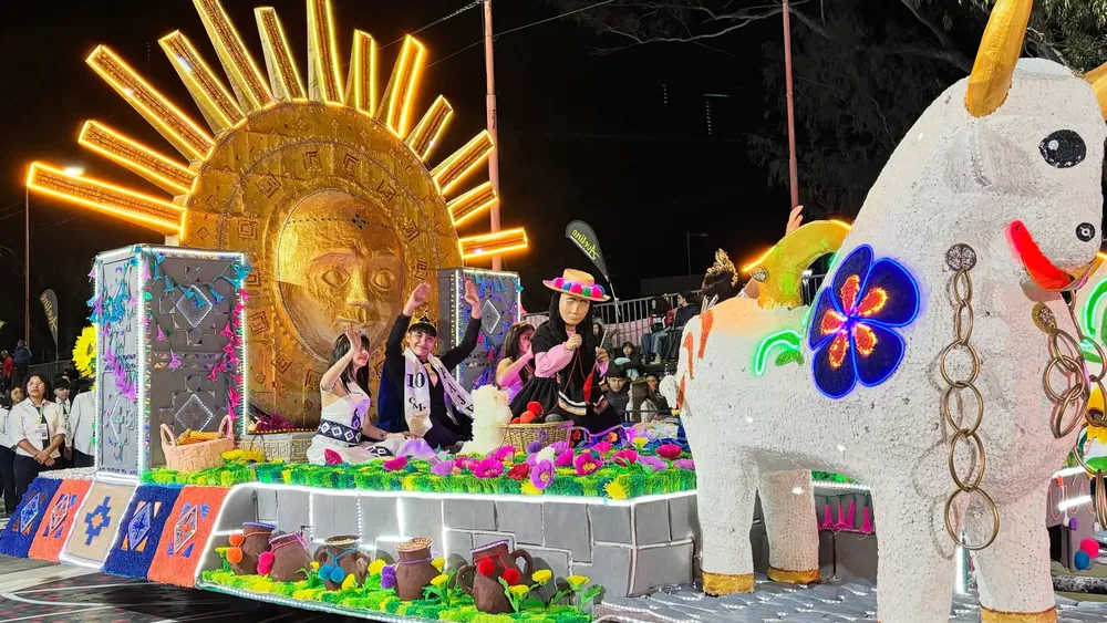 DESFILE CARROZAS-FNE16