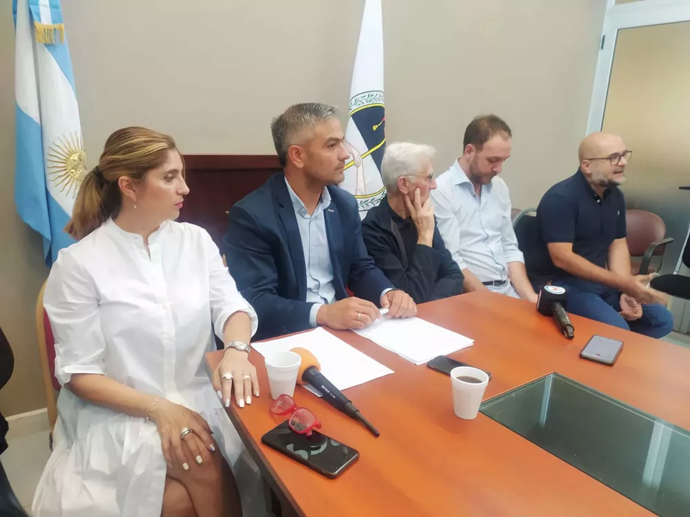 conferencia prensa bloque peronista