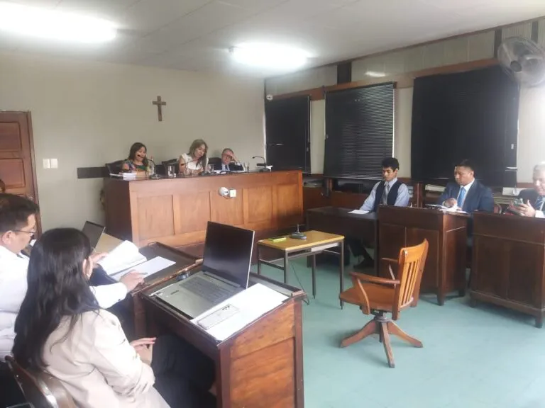 TRIBUNAL-CON-FUNCION-DE-JUICIO-Juicio-a-RG-por-Abuso-Sexual-31.10.24-768x576