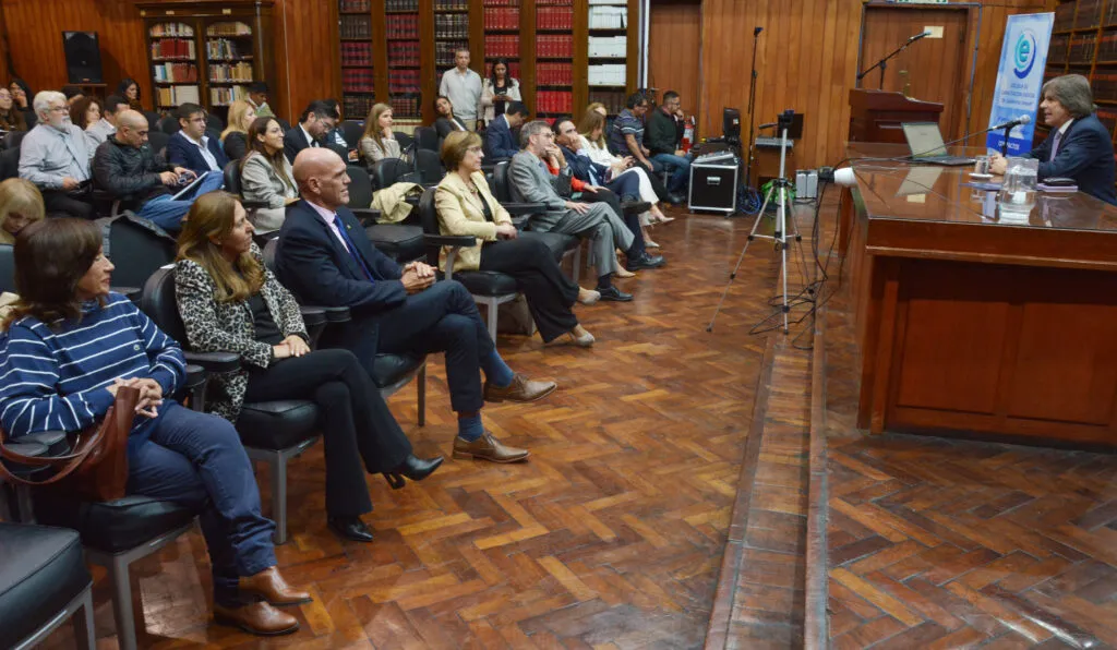 CAPACITACION-JUICIO-POR-JURADOS.2-31.3.25-1024x596