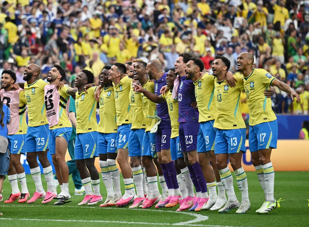 FESTEJO BRASIL VICTORIA JAPON1