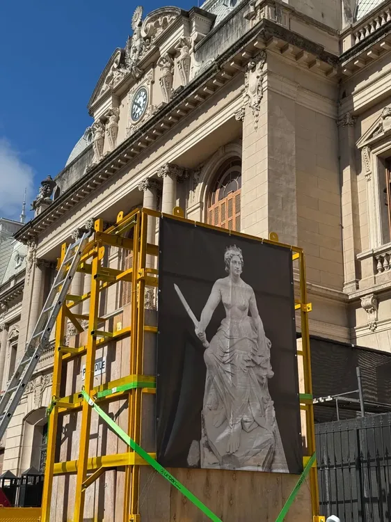 LA JUSTICIA OBRA LOLA MORA TRASLADO