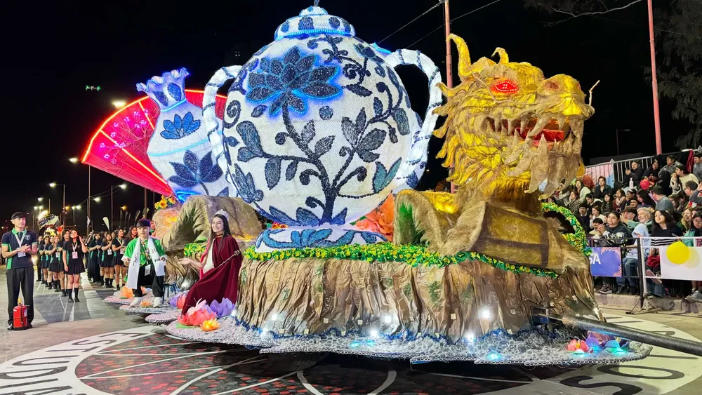 DESFILE CARROZAS-FNE