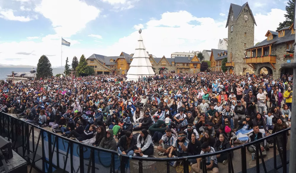 09-12-2022_bariloche_miles_de_argentinos_se (1)