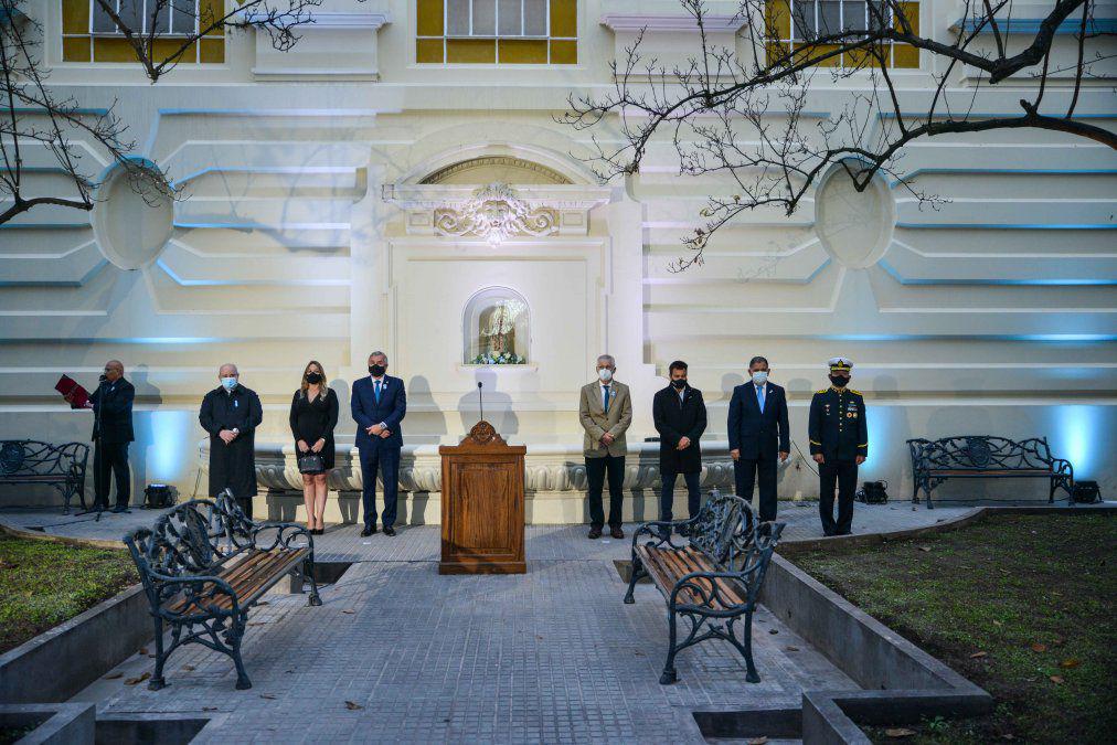 gm-inauguracion-casa-gob-bandera-4jpg