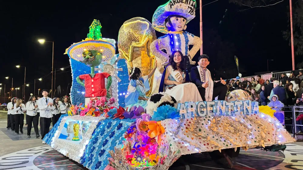 DESFILE CARROZAS-FNE2