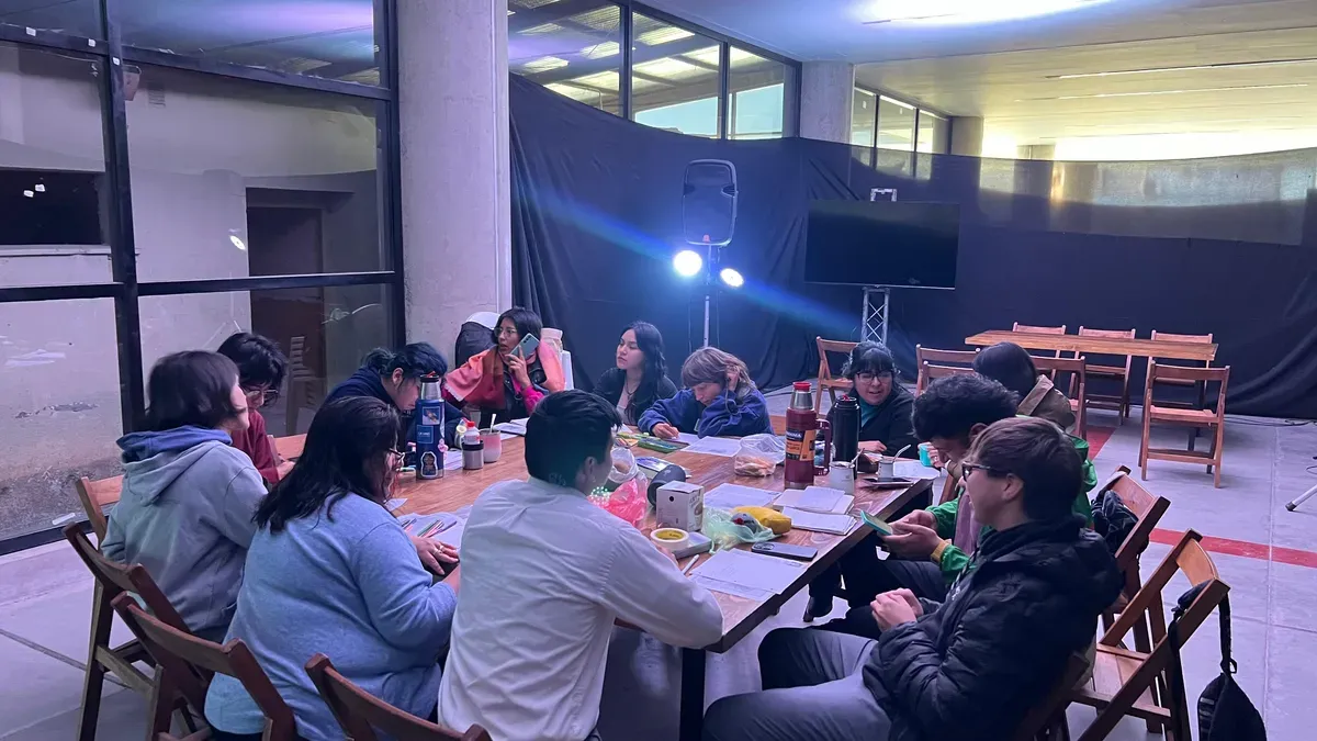 FERIA DEL LIBRO estudiantes primarios1