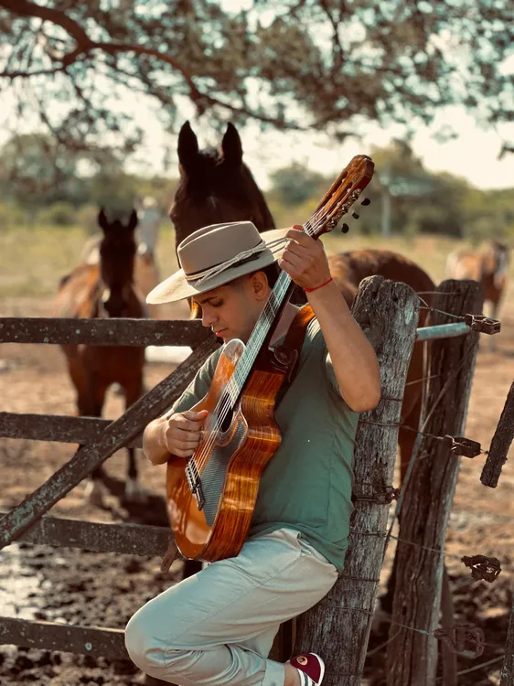 AGUSTIN OLMEDO MUSICO
