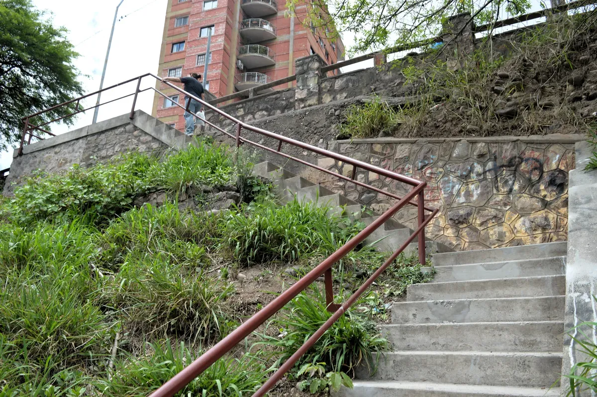 escalera urbana-patricias-y-fascio-04