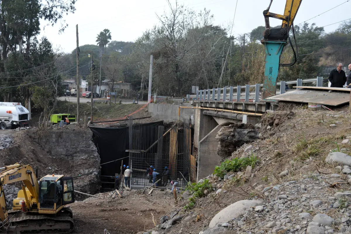 CONSTRUCCION PUENTE HUAICO GRANDE1