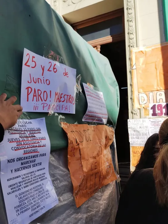 PARO Y MARCHA DOCENTES ADEP9