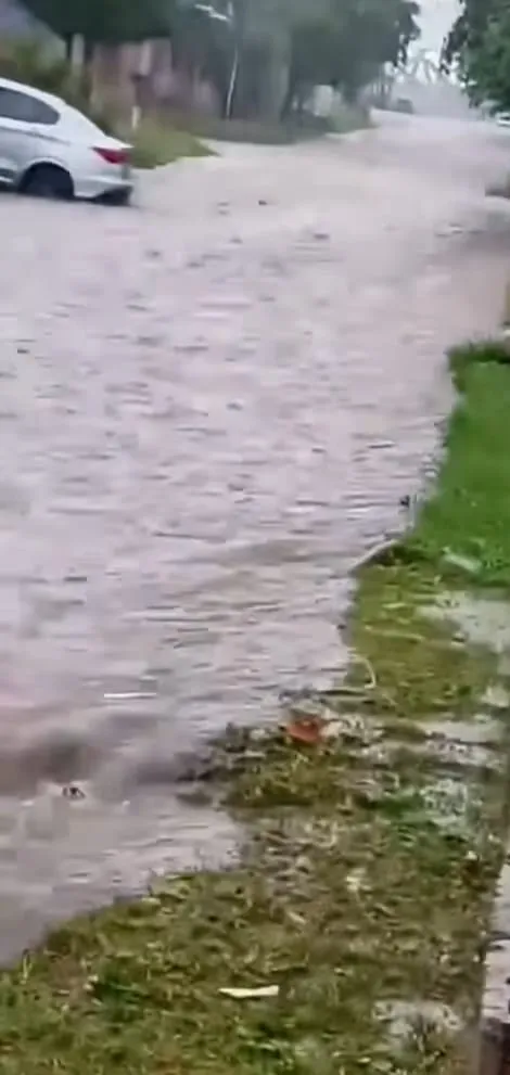 Lluvias Alto Comedero inundado